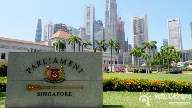 新加坡政府开始在网上直播国会议事过程，民众可通过观看网上视频掌握议事进程