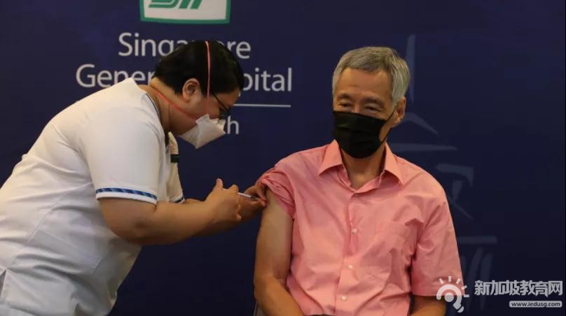 最新！李显龙总理今早接种疫苗追加剂！